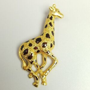 Vintage KC Large Giraffe Brooch, Gold Tone Brown Enamel Animal Pin, 3 Inches